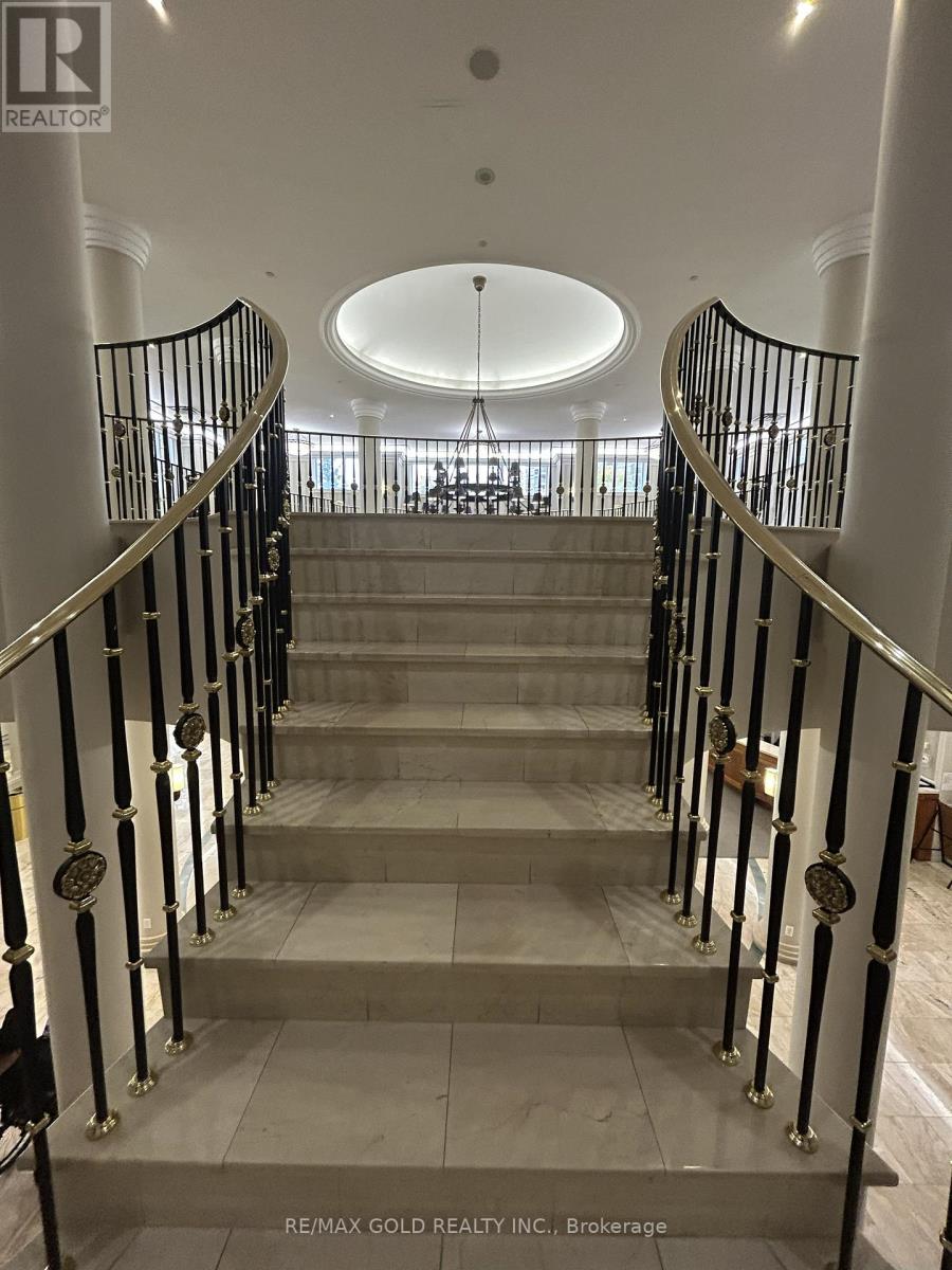 2119 - 25 Kingsbridge Garden, Mississauga, Ontario  L5R 4B1 - Photo 11 - W12430332