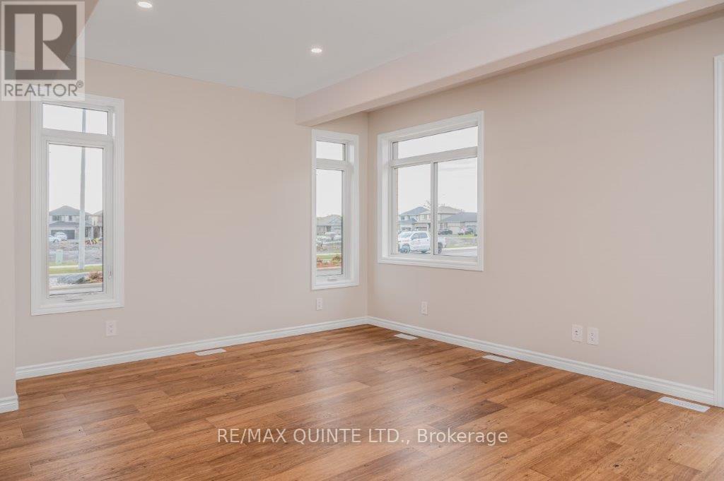 1 Miramichi Street, Belleville (Thurlow Ward), Ontario  K8N 0T3 - Photo 11 - X12604780