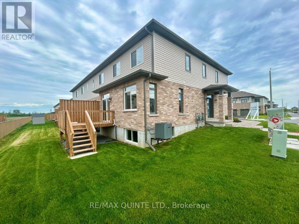 1 Miramichi Street, Belleville (Thurlow Ward), Ontario  K8N 0T3 - Photo 5 - X12604780