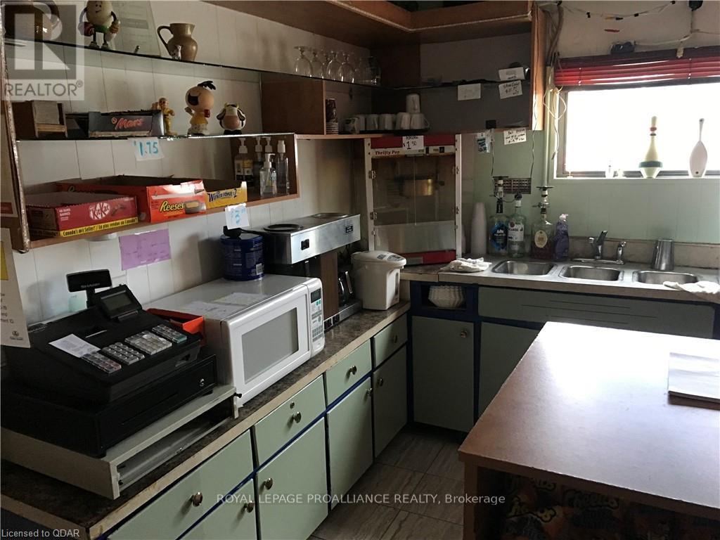 31-33 Dundas Street E, Quinte West (Trenton Ward), Ontario  K8V 1K6 - Photo 11 - X12604788