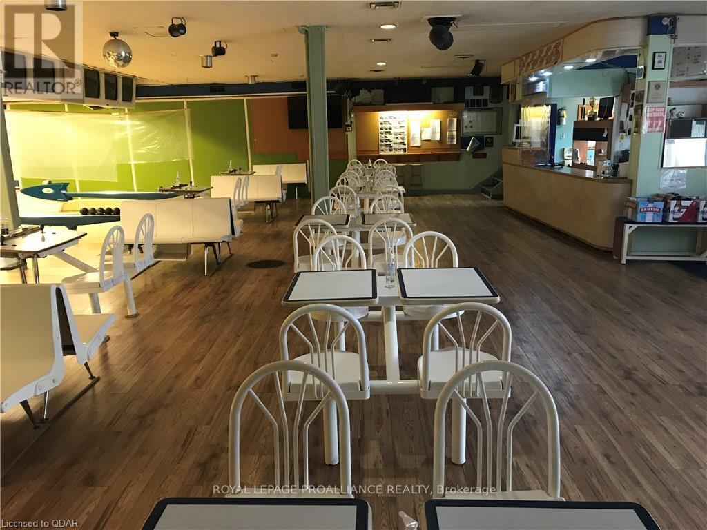 31-33 Dundas Street E, Quinte West (Trenton Ward), Ontario  K8V 1K6 - Photo 3 - X12604788