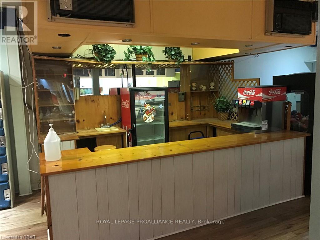 31-33 Dundas Street E, Quinte West (Trenton Ward), Ontario  K8V 1K6 - Photo 9 - X12604788