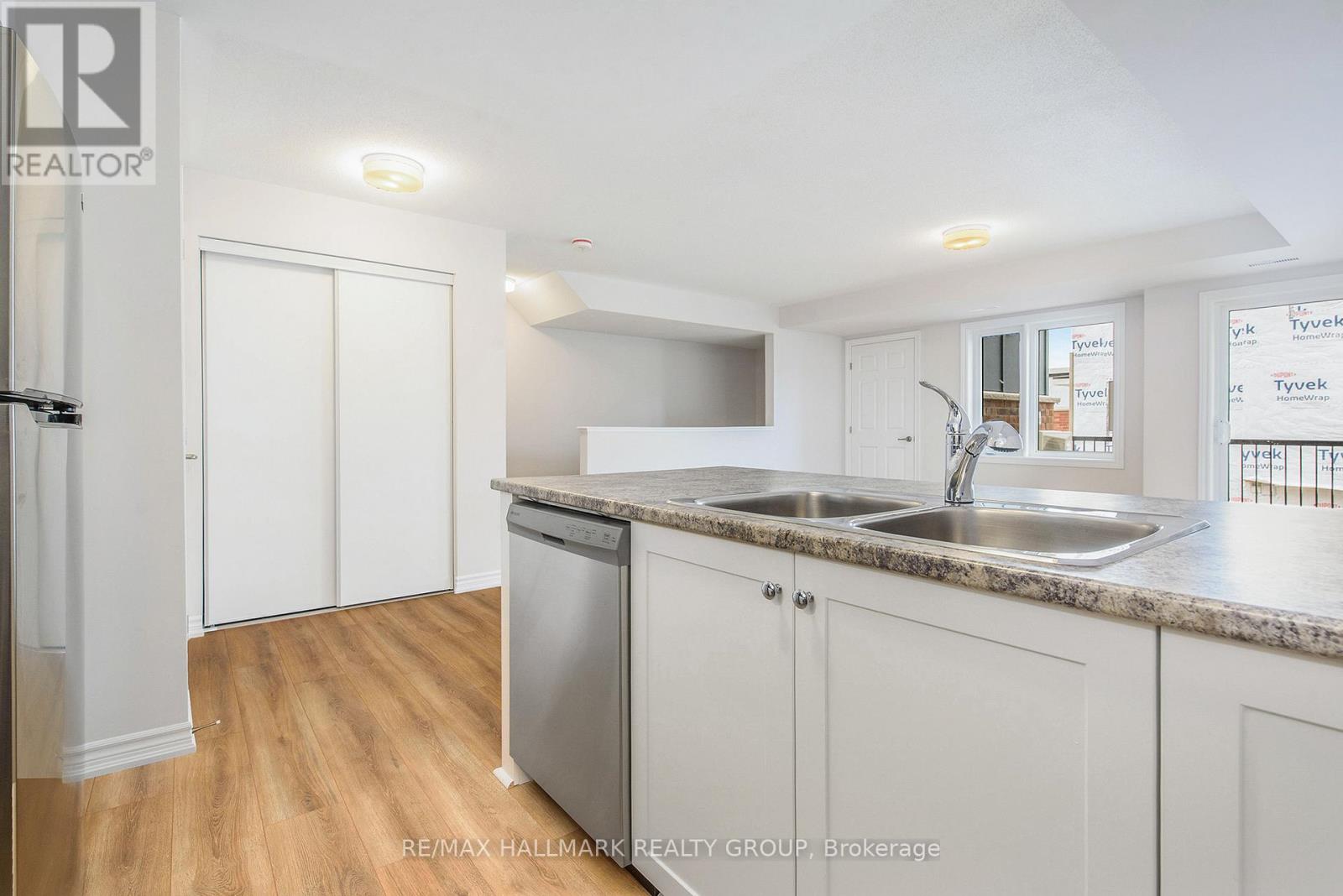 290 Zenith Private, Ottawa, Ontario  K2J 6N2 - Photo 8 - X12604706