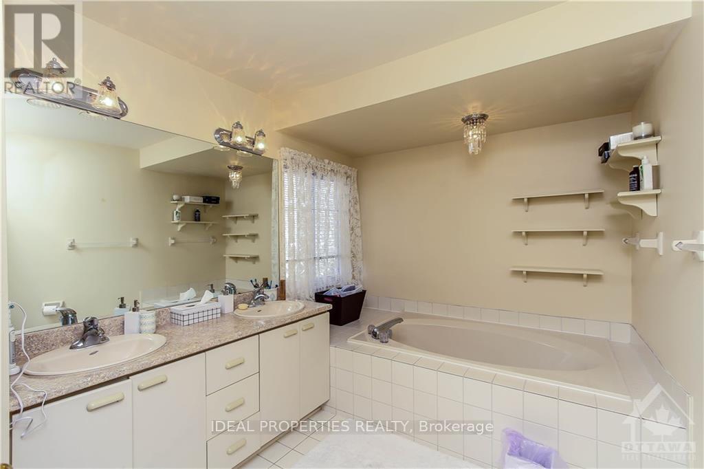 39 Huntings End Avenue, Ottawa, Ontario  K2M 1R2 - Photo 14 - X12604710