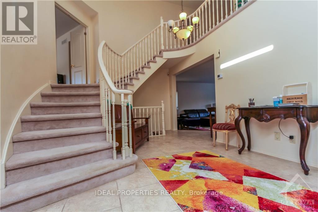 39 Huntings End Avenue, Ottawa, Ontario  K2M 1R2 - Photo 2 - X12604710