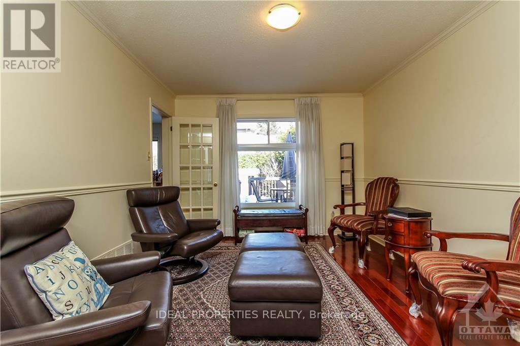 39 Huntings End Avenue, Ottawa, Ontario  K2M 1R2 - Photo 5 - X12604710
