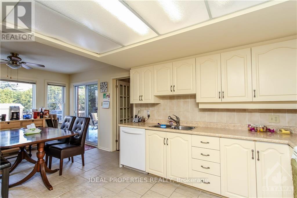 39 Huntings End Avenue, Ottawa, Ontario  K2M 1R2 - Photo 8 - X12604710