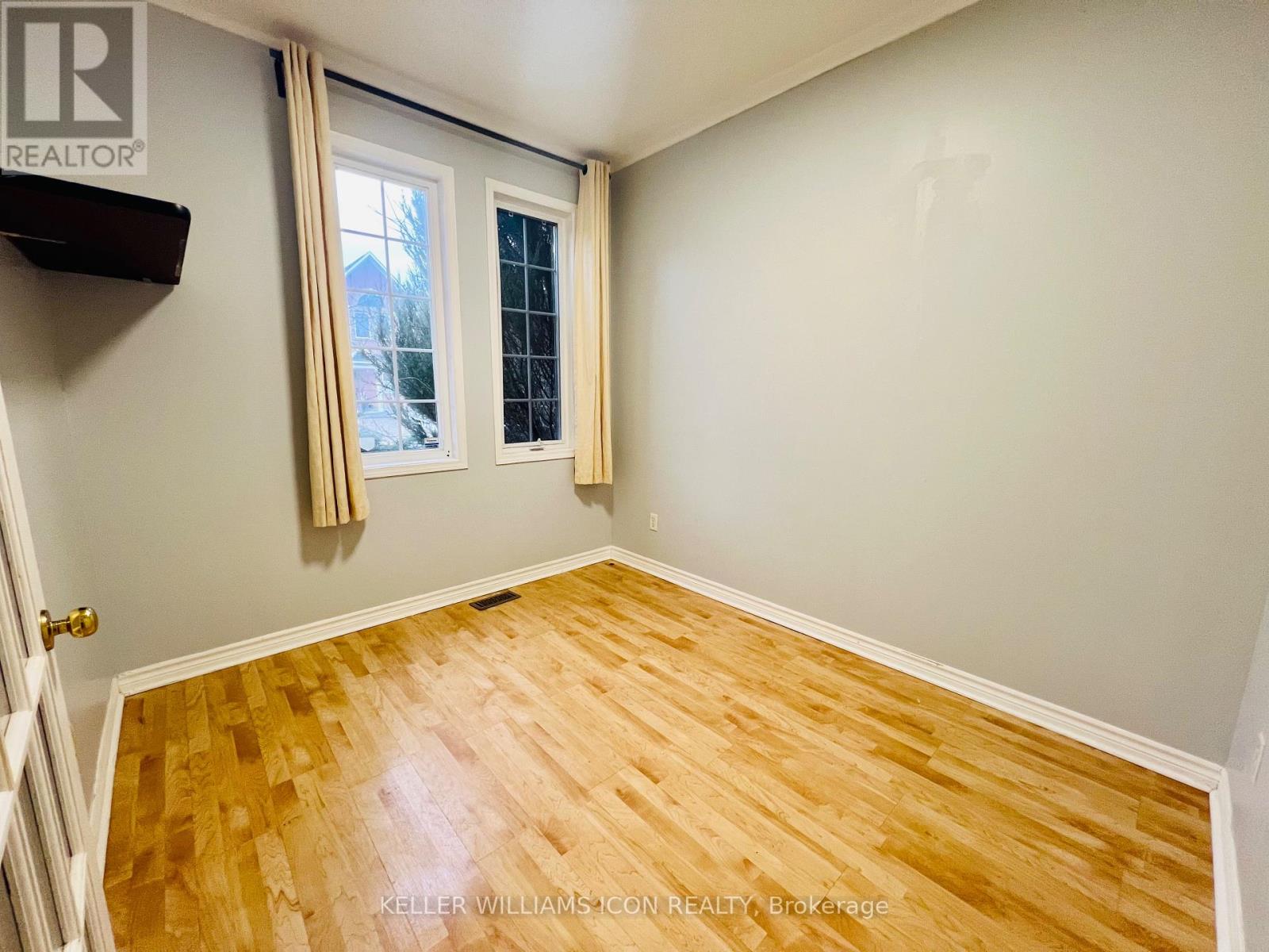 21 Karendale Street, Ottawa, Ontario  K2G 6V7 - Photo 5 - X12604844