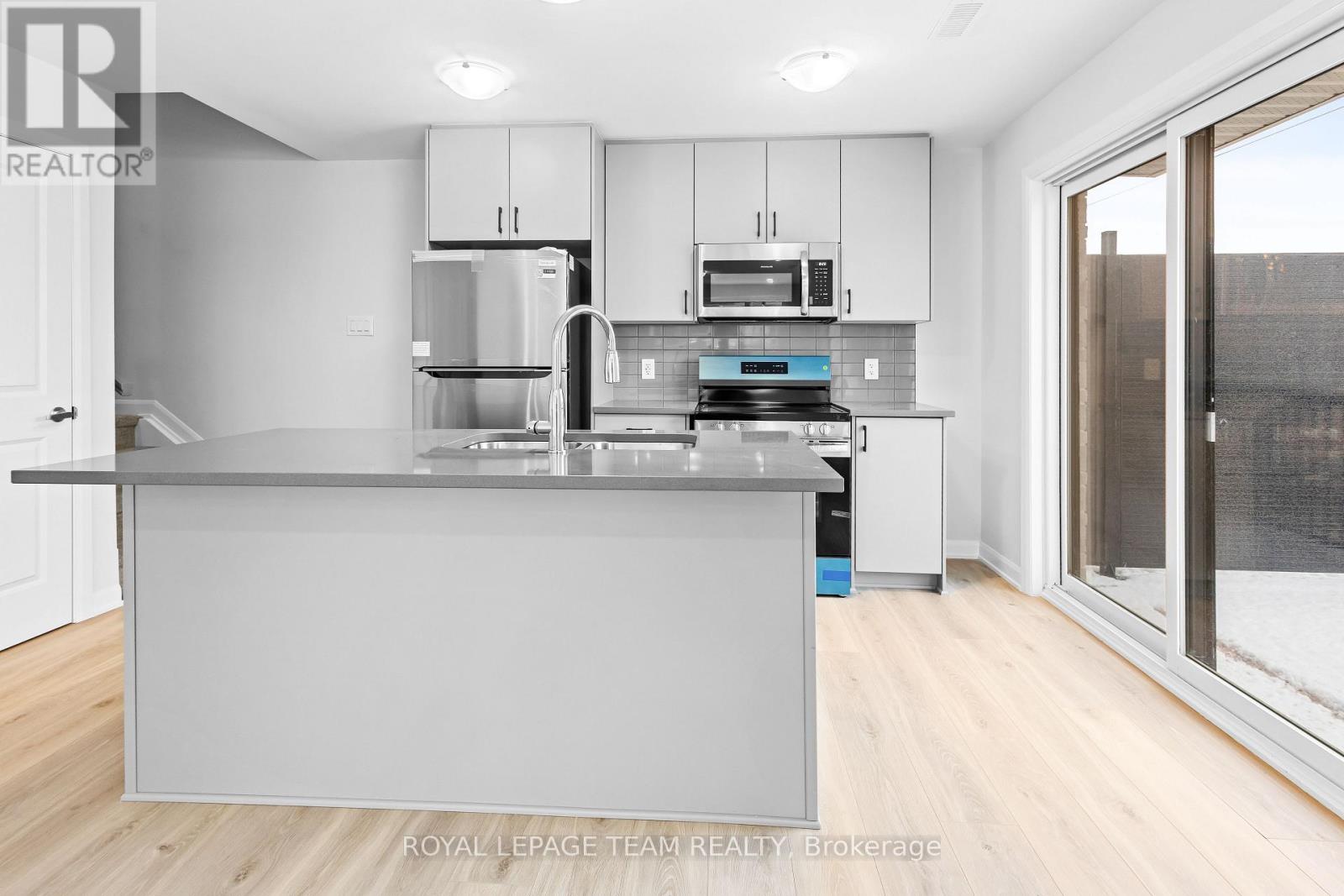 1203 Creekway Private, Ottawa, Ontario  K2T 0T1 - Photo 3 - X12604892