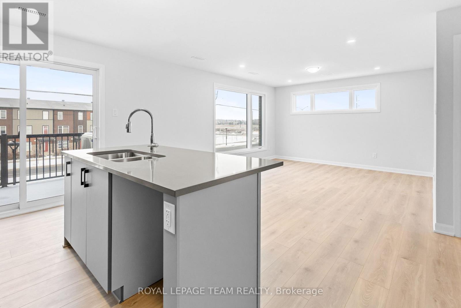 1203 Creekway Private, Ottawa, Ontario  K2T 0T1 - Photo 6 - X12604892