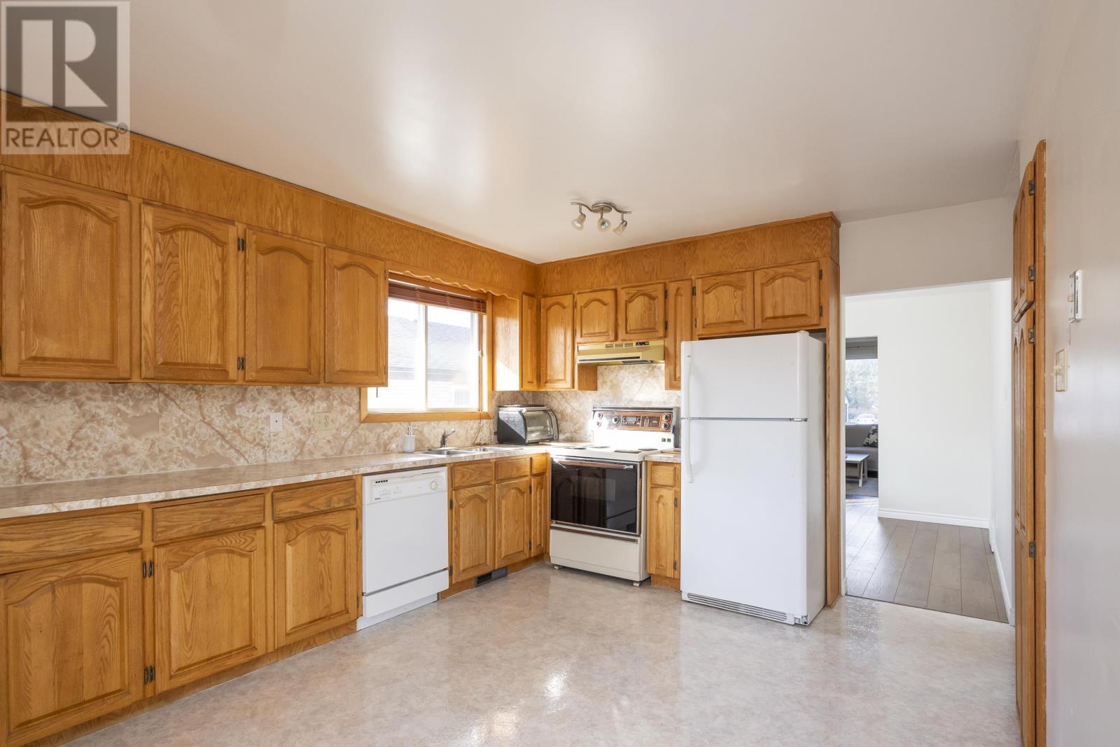 301 Sherwood Dr, Thunder Bay, Ontario  P7B 6L2 - Photo 11 - TB253469