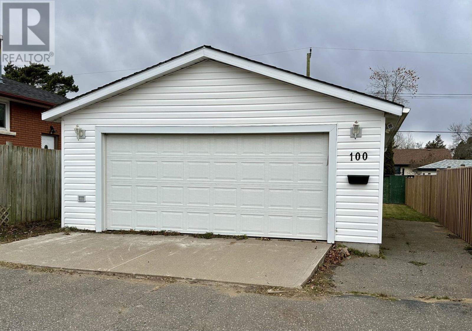 100 Bruce ST, Thunder Bay, Ontario