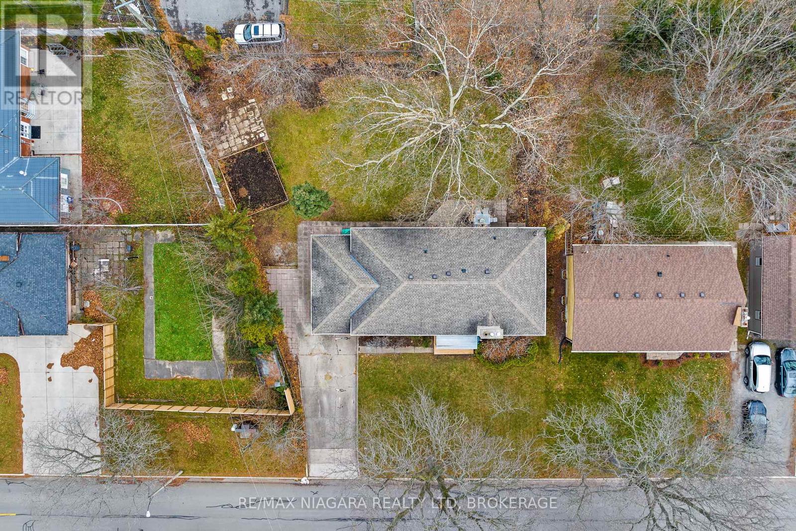 25 Masterson Drive, St. Catharines, Ontario  L2T 3P2 - Photo 3 - X12604834