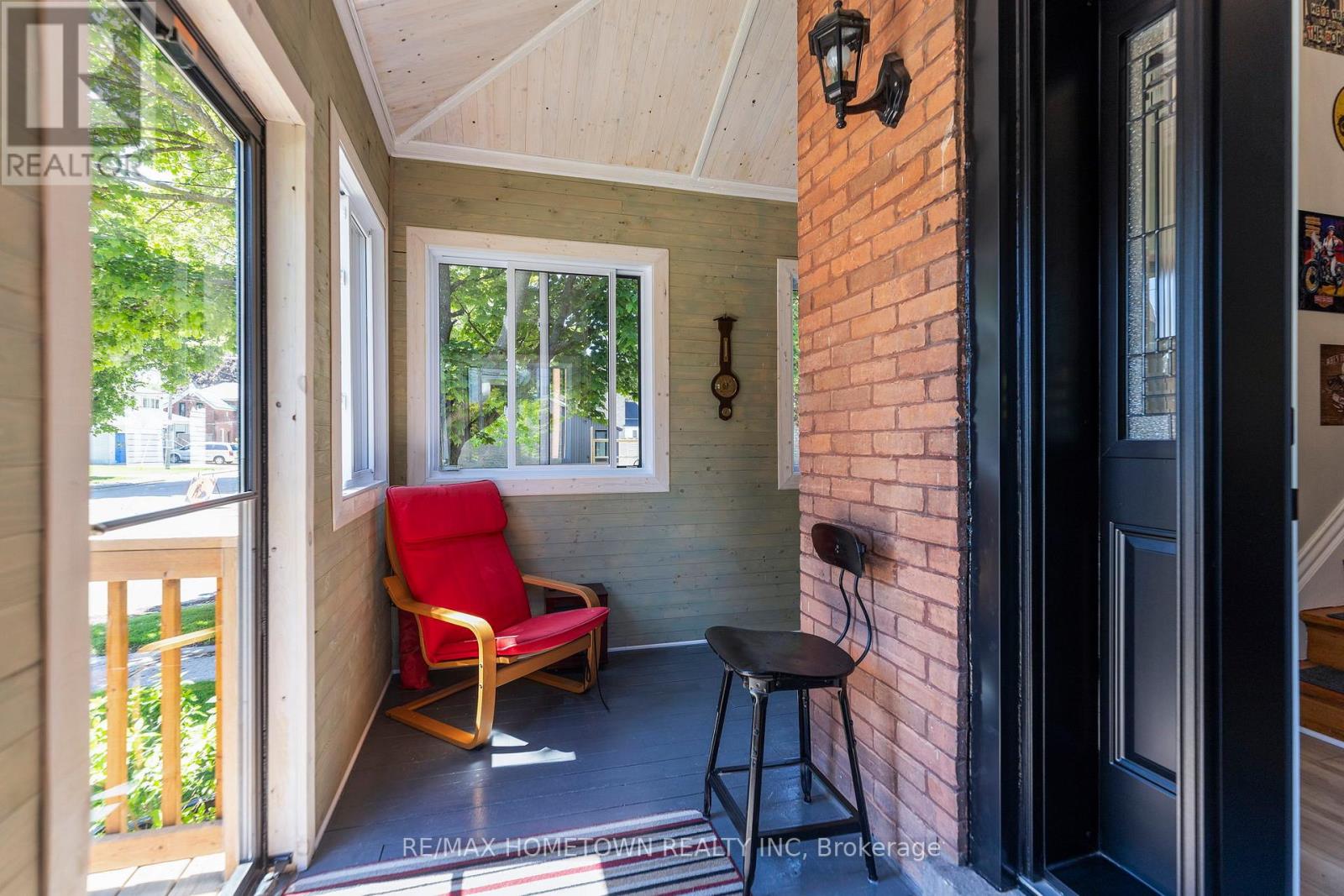 198 James Street W, Prescott, Ontario  K0E 1T0 - Photo 8 - X12471253