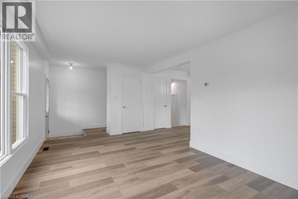 34 Oakhill Drive Unit# 20b, Brantford, Ontario  N3T 1R1 - Photo 4 - 40790754