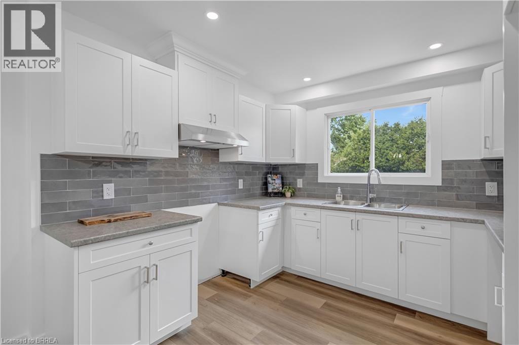 34 Oakhill Drive Unit# 20b, Brantford, Ontario  N3T 1R1 - Photo 8 - 40790754