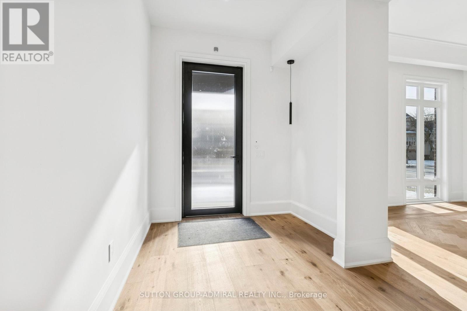 78 Burncrest Drive, Toronto, Ontario  M5M 2Z5 - Photo 3 - C12604712