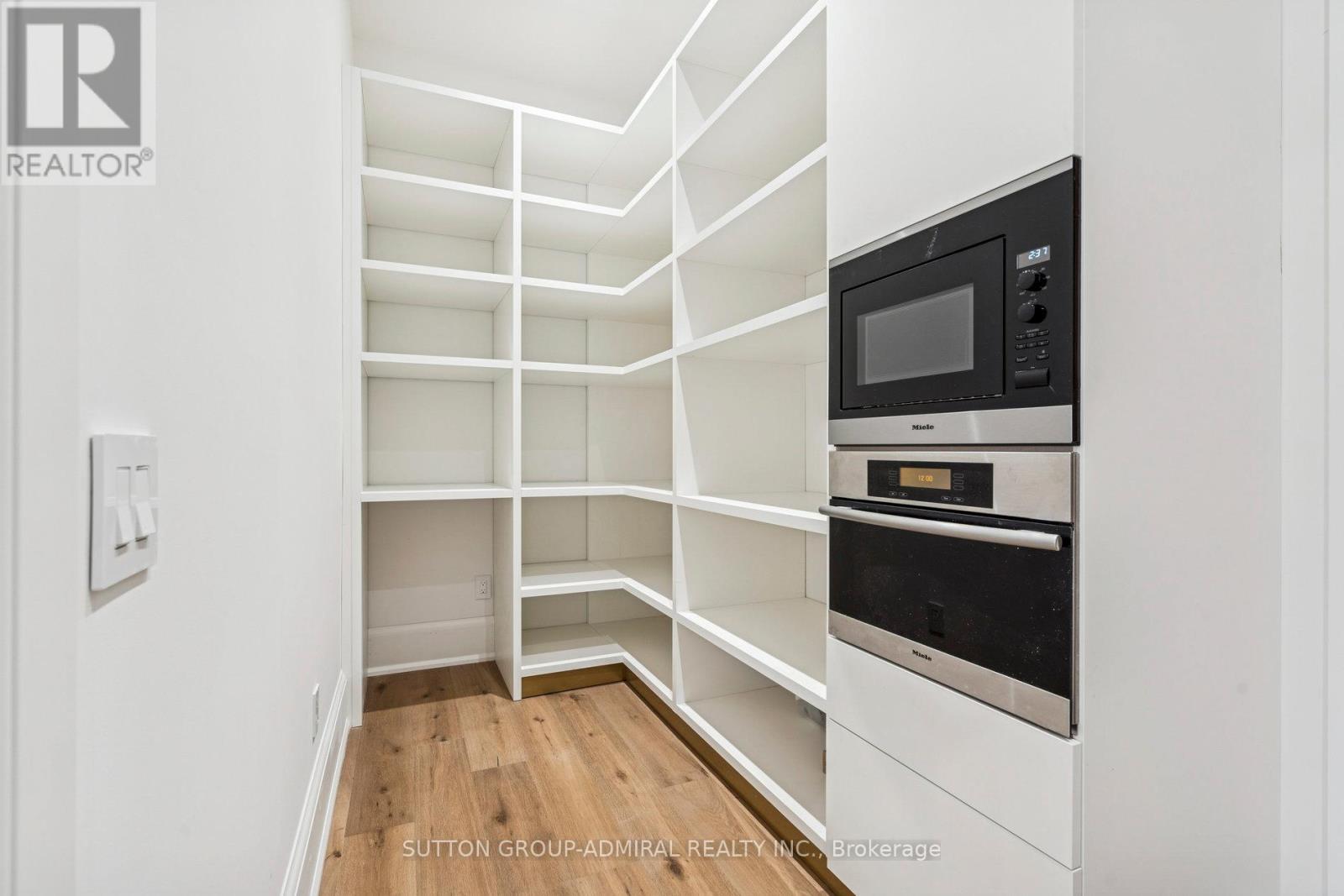 78 Burncrest Drive, Toronto, Ontario  M5M 2Z5 - Photo 49 - C12604712