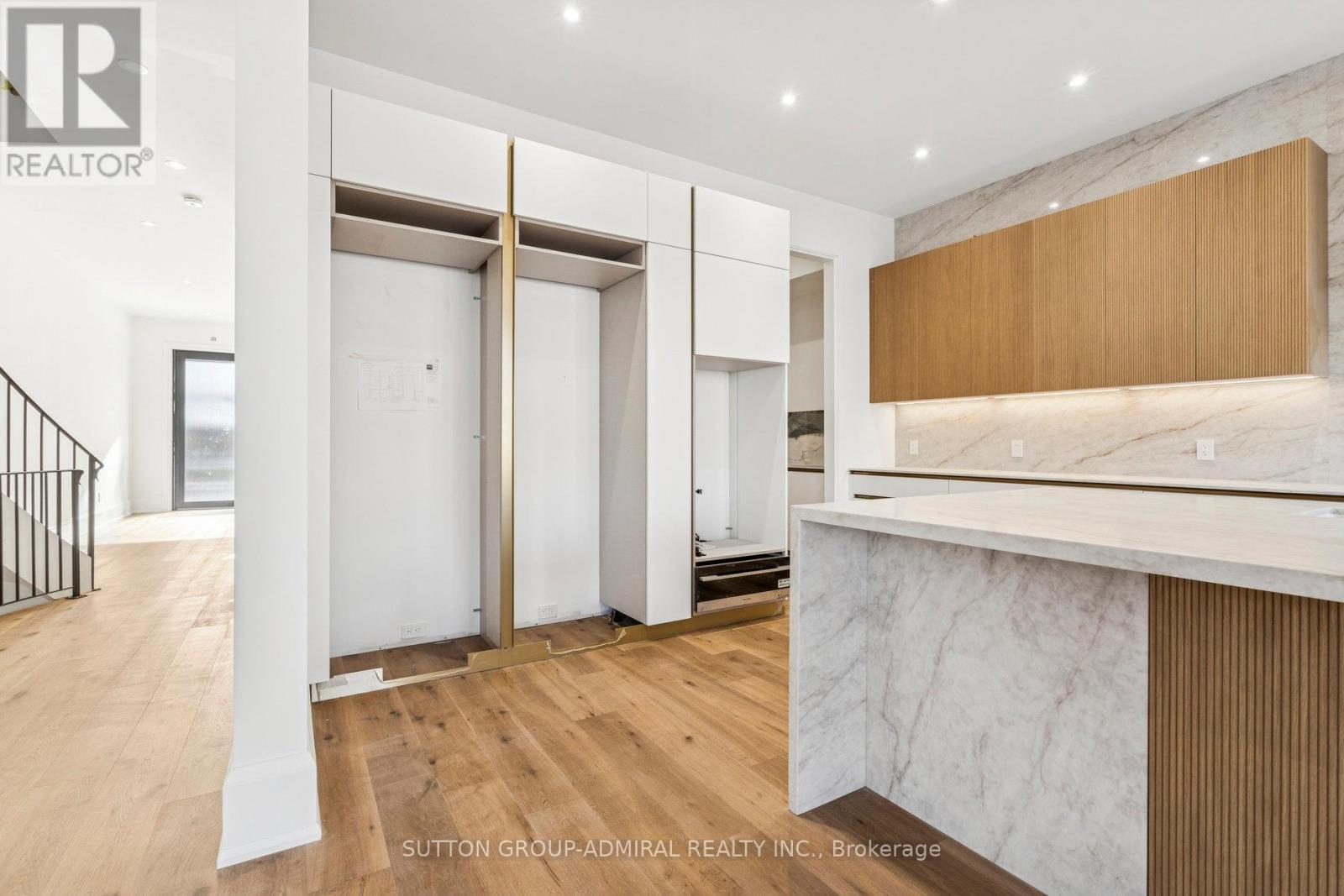 78 Burncrest Drive, Toronto, Ontario  M5M 2Z5 - Photo 11 - C12604714