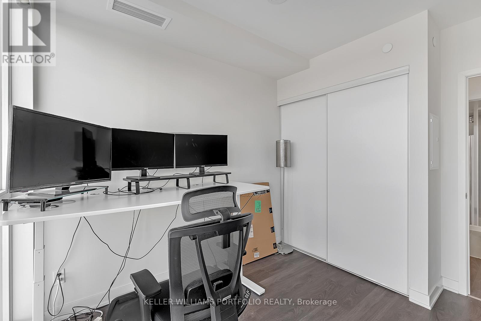 2203 - 6 Sonic Way, Toronto, Ontario  M3C 0P1 - Photo 17 - C12604872