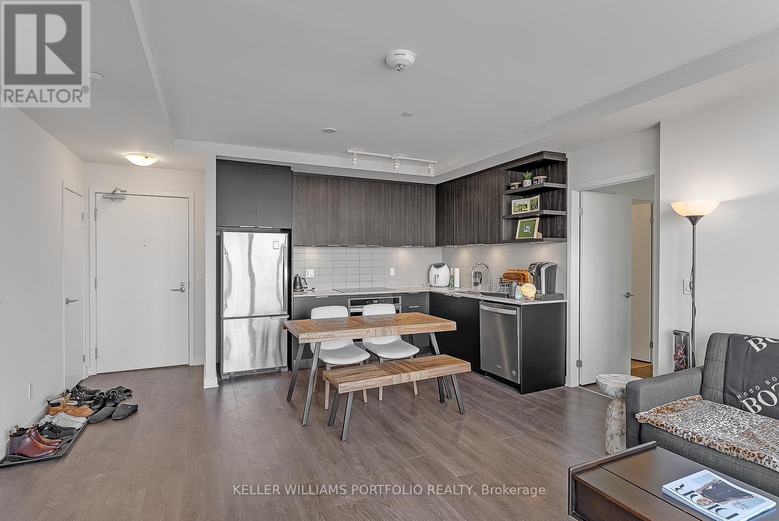 2203 - 6 Sonic Way, Toronto, Ontario  M3C 0P1 - Photo 6 - C12604872