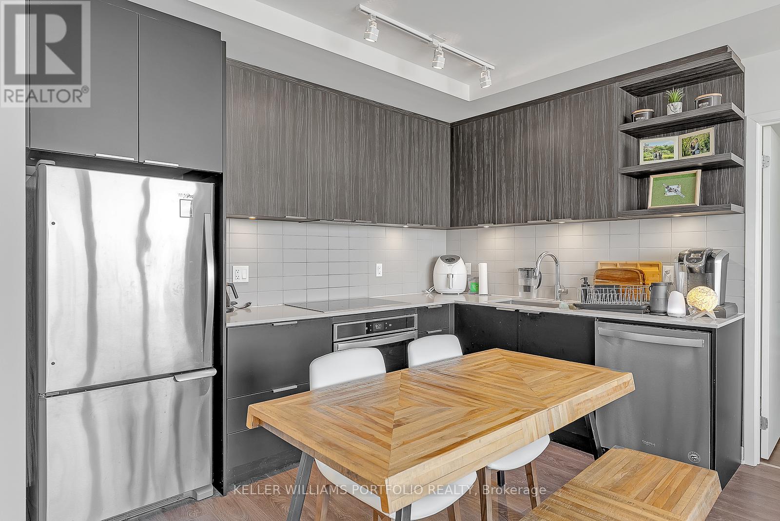 2203 - 6 Sonic Way, Toronto, Ontario  M3C 0P1 - Photo 8 - C12604872