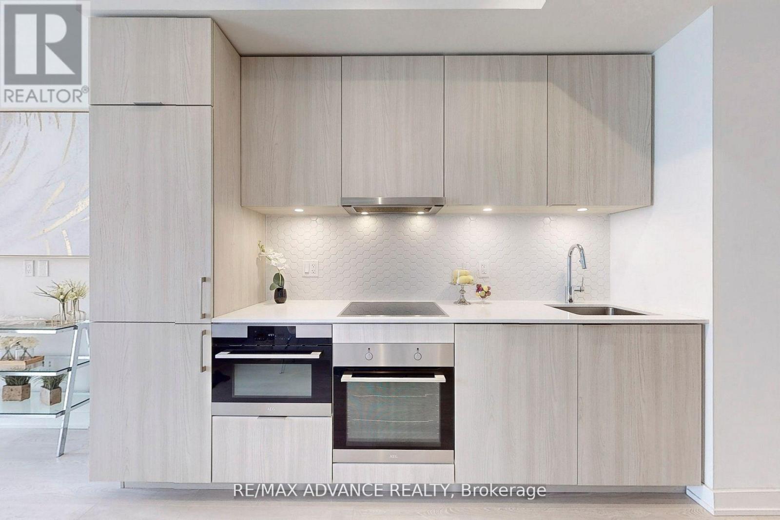 2508 - 15 Queens Quay E, Toronto, Ontario  M5E 0A5 - Photo 11 - C12604896