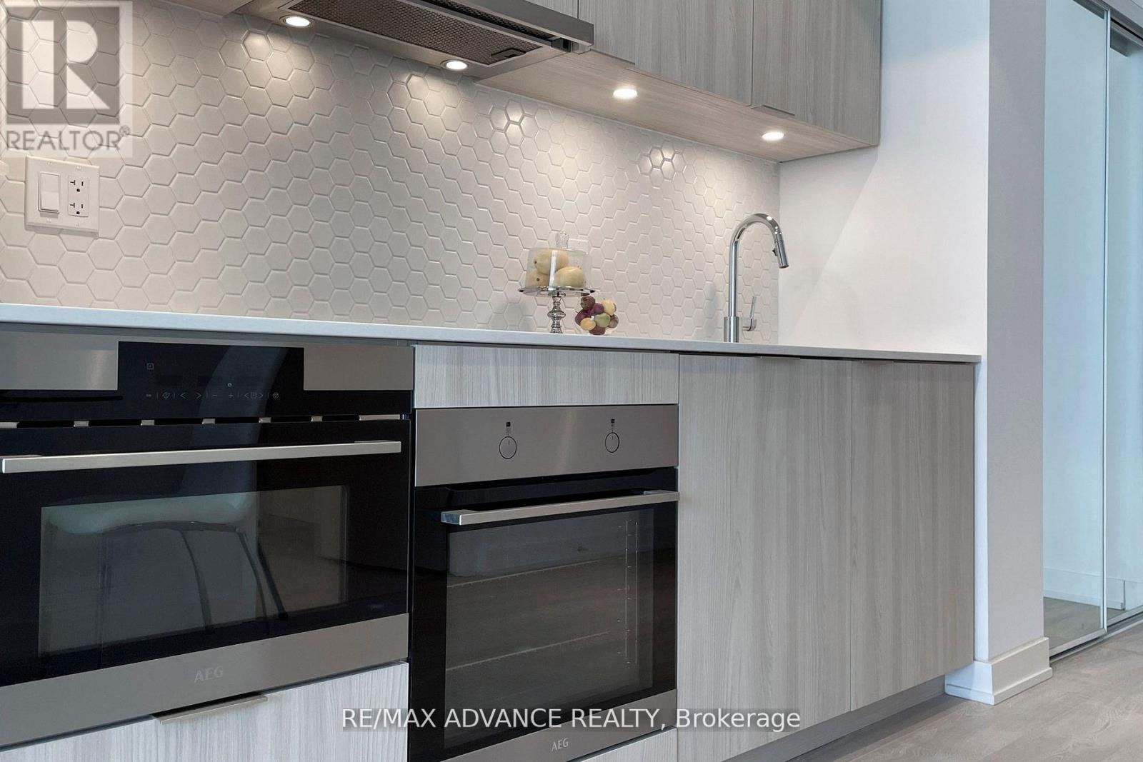 2508 - 15 Queens Quay E, Toronto, Ontario  M5E 0A5 - Photo 14 - C12604896