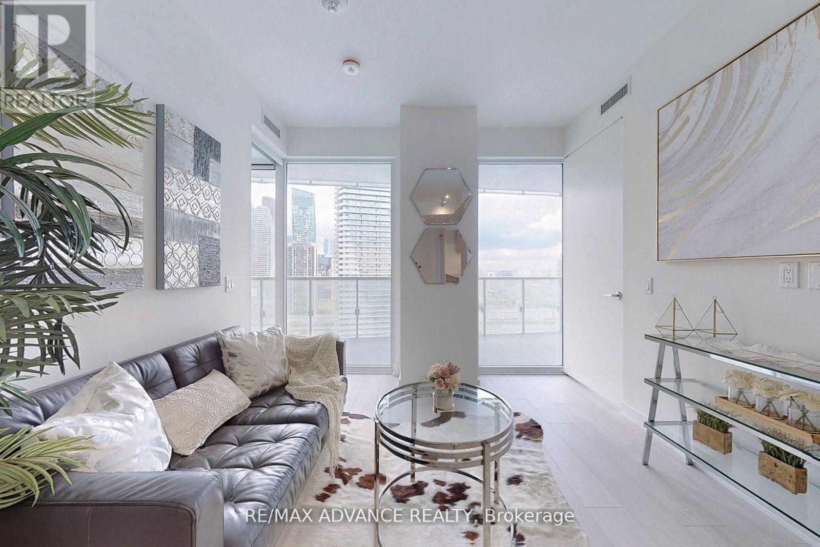 2508 - 15 Queens Quay E, Toronto, Ontario  M5E 0A5 - Photo 2 - C12604896