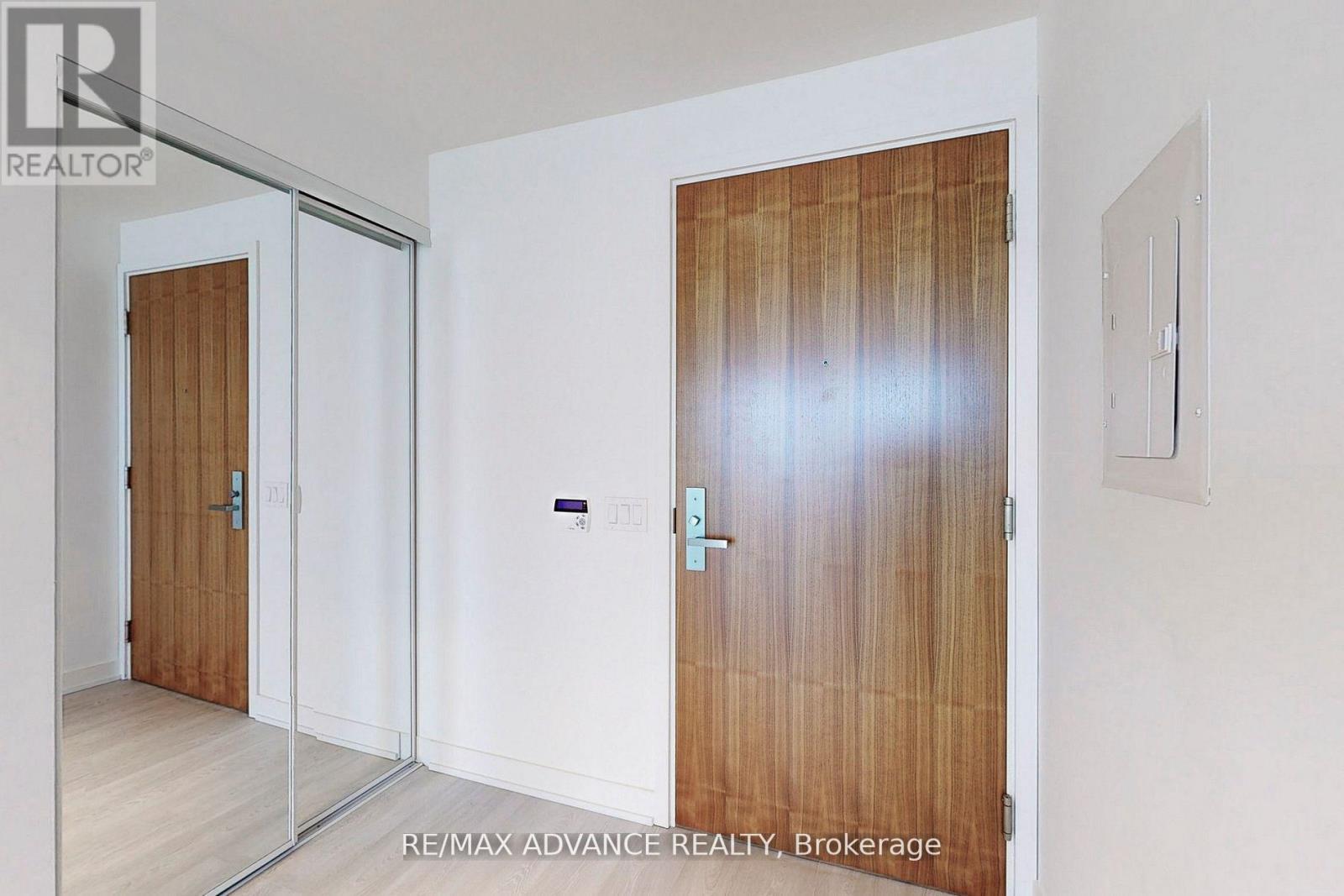 2508 - 15 Queens Quay E, Toronto, Ontario  M5E 0A5 - Photo 27 - C12604896