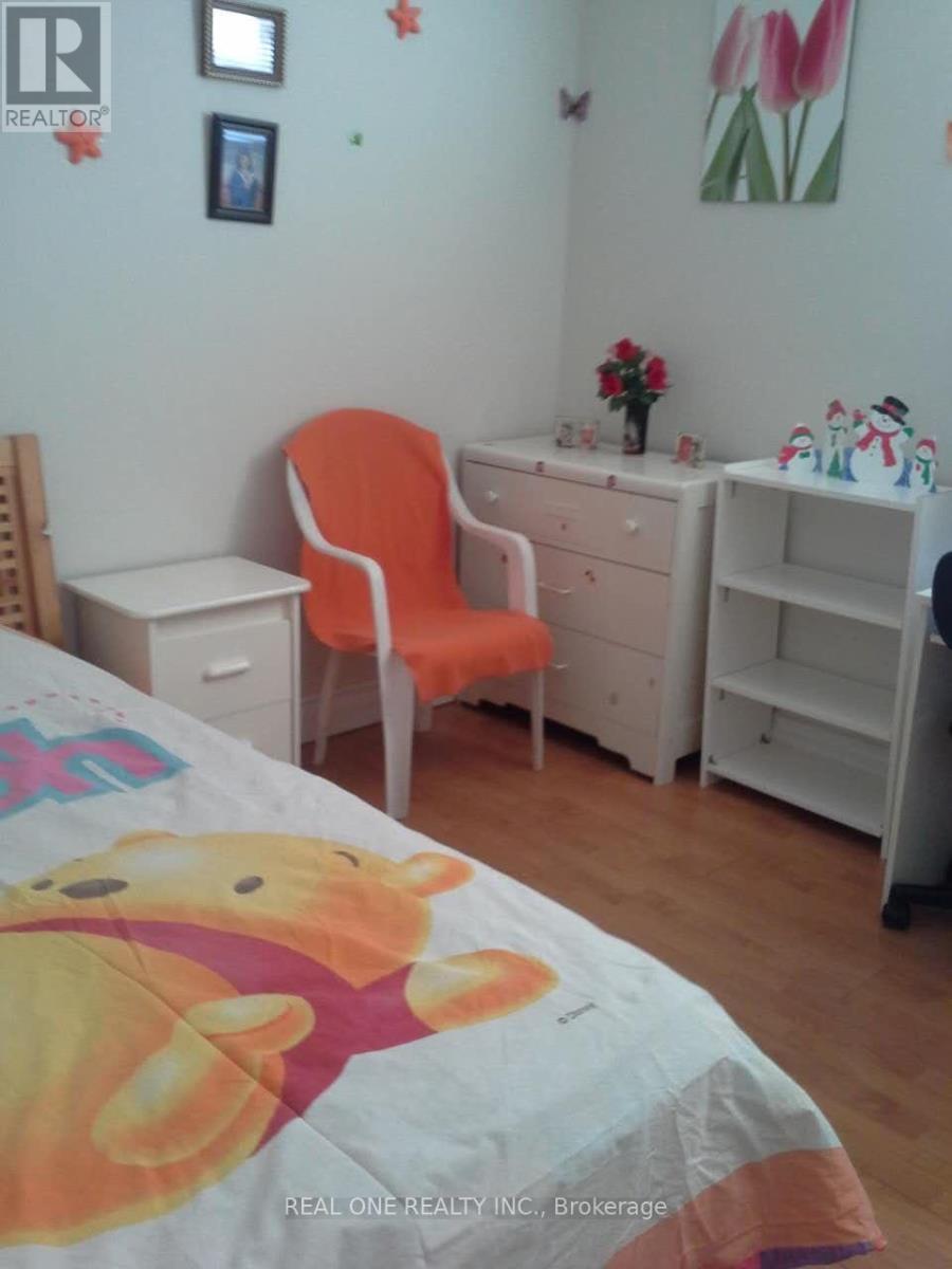 Main - 334 Chester Le Boulevard, Toronto, Ontario  M1W 2K6 - Photo 17 - E12604902