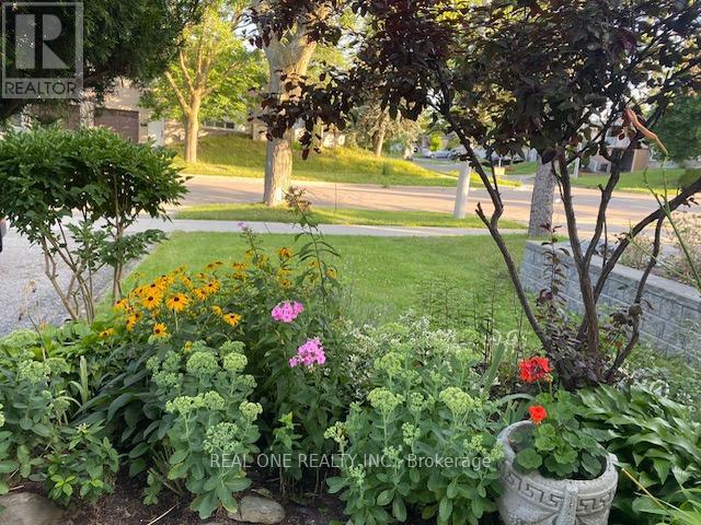 Main - 334 Chester Le Boulevard, Toronto, Ontario  M1W 2K6 - Photo 2 - E12604902