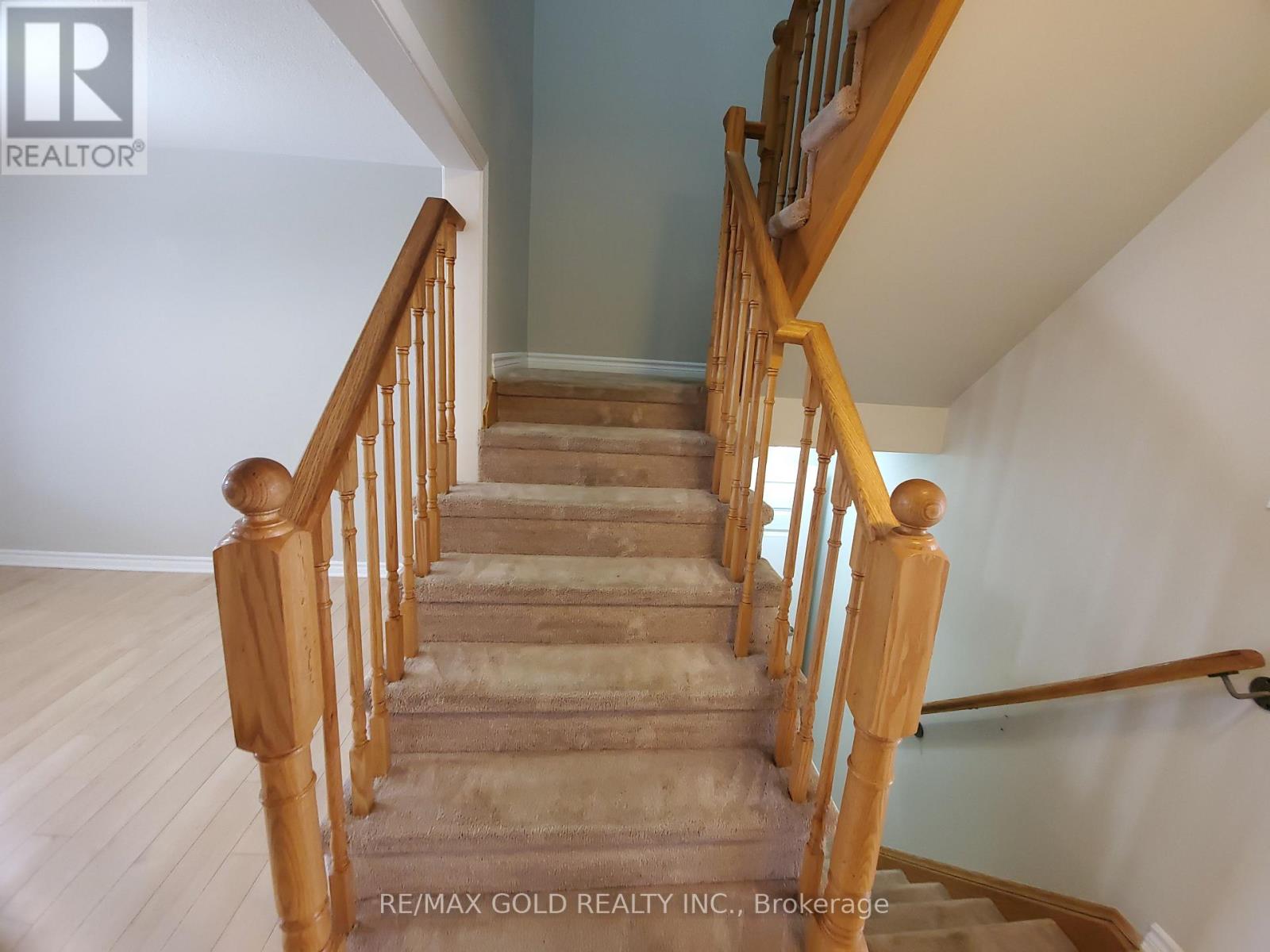 47 Lothbury Drive, Brampton, Ontario  L7A 4G6 - Photo 4 - W12599210