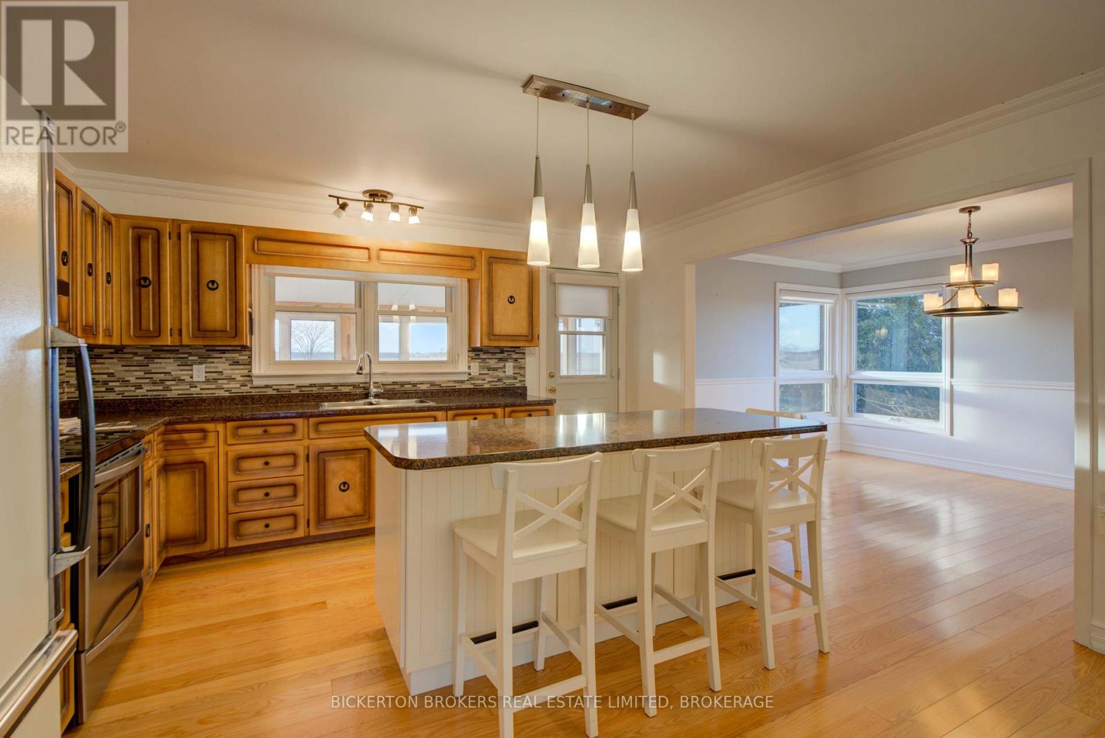 108 Russell Road N, Front Of Leeds & Seeleys Bay, Ontario  K0E 1L0 - Photo 11 - X12604858