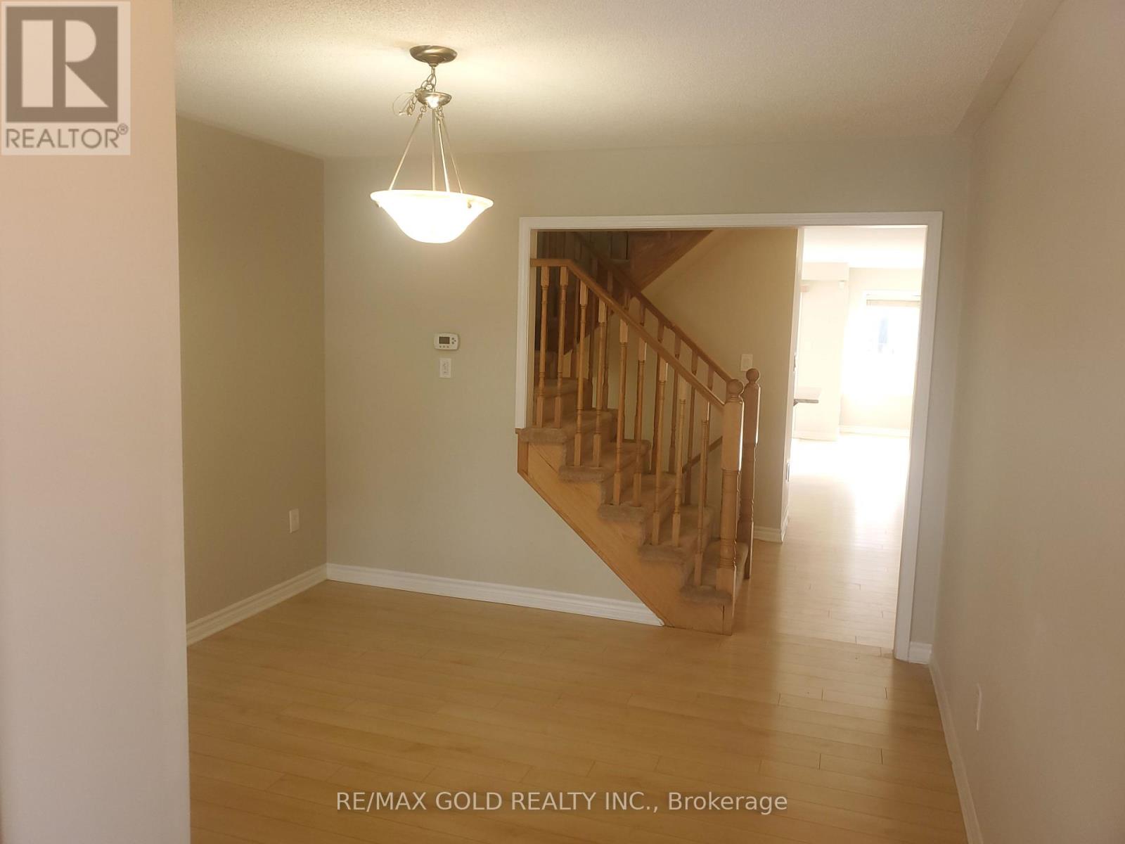 47 Lothbury Drive, Brampton, Ontario  L7A 4G6 - Photo 2 - W12599210