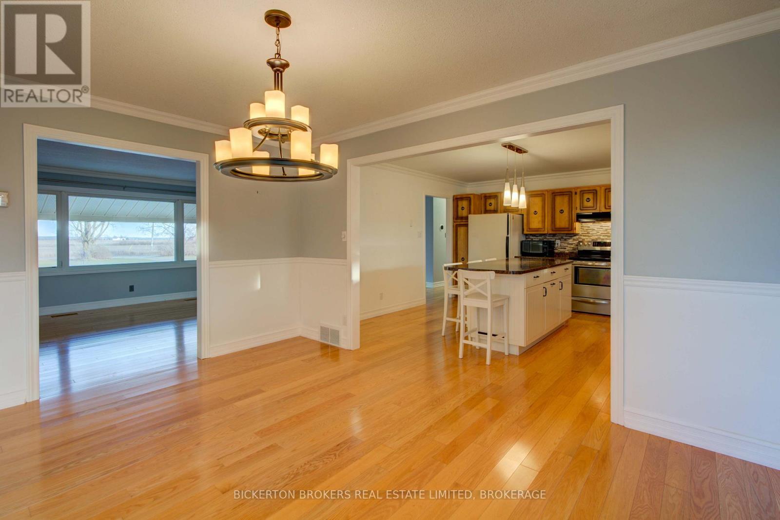 108 Russell Road N, Front Of Leeds & Seeleys Bay, Ontario  K0E 1L0 - Photo 9 - X12604858