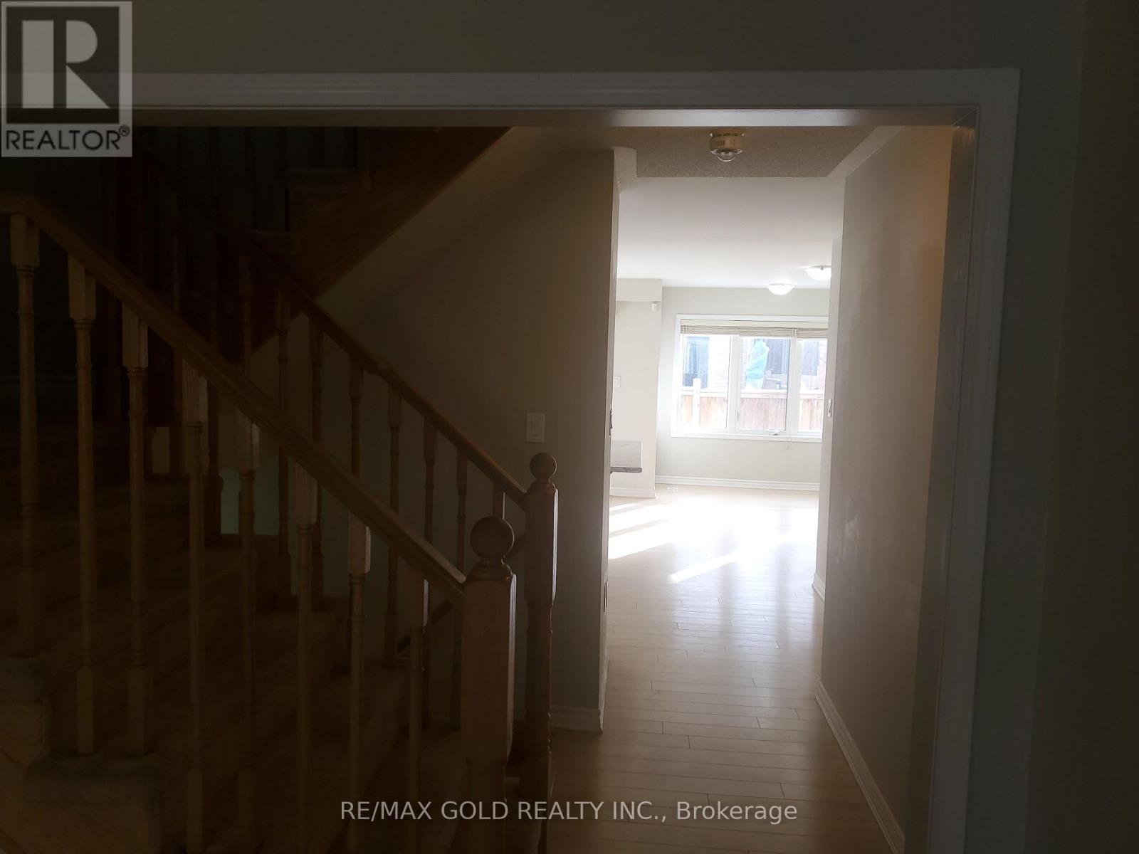 47 Lothbury Drive, Brampton, Ontario  L7A 4G6 - Photo 3 - W12599210