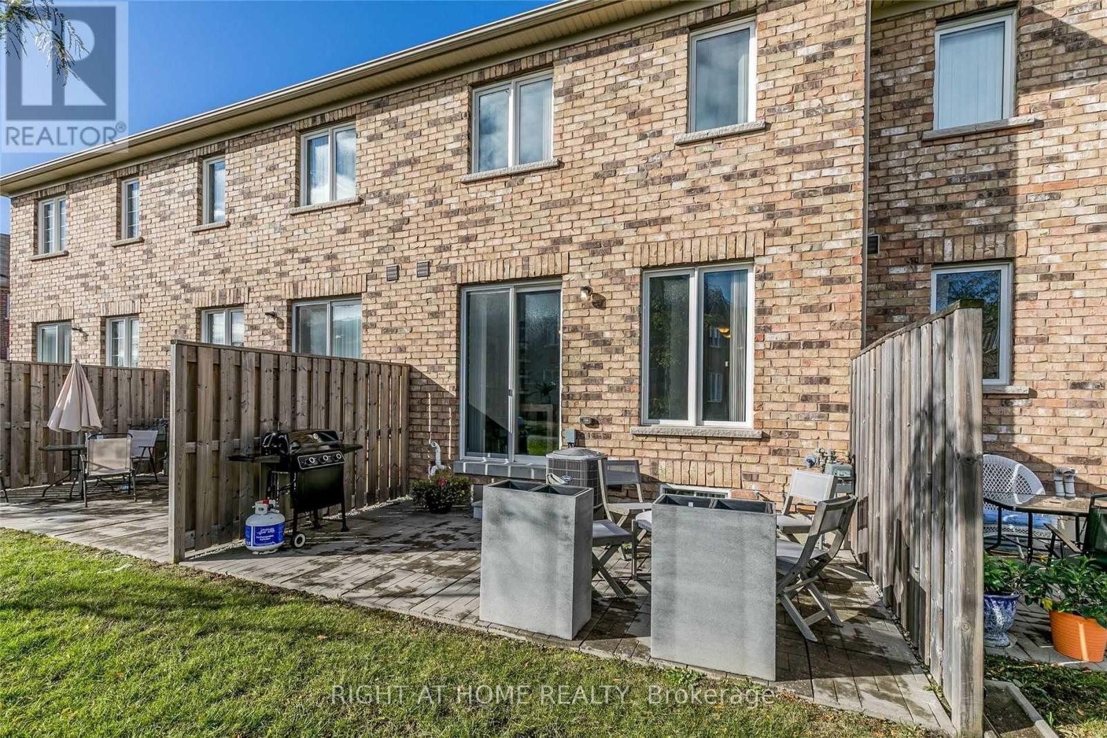 23 - 751 Wendy Culbert Crescent, Newmarket, Ontario  L3X 0E9 - Photo 19 - N12604736