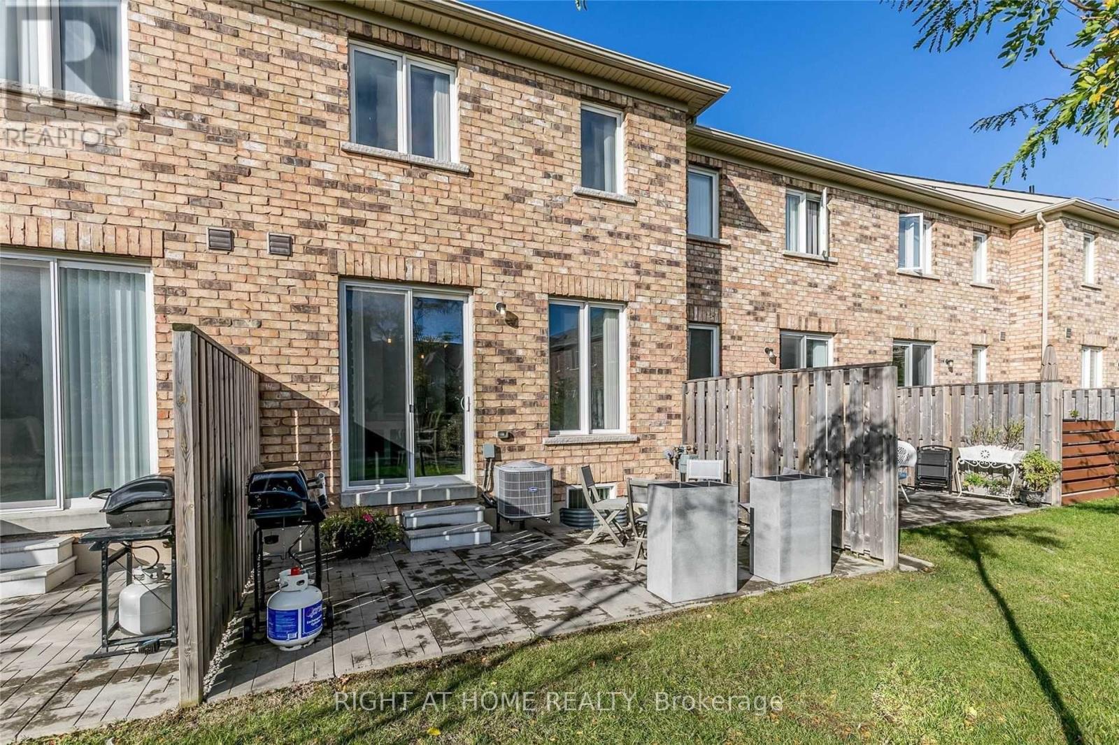 23 - 751 Wendy Culbert Crescent, Newmarket, Ontario  L3X 0E9 - Photo 20 - N12604736