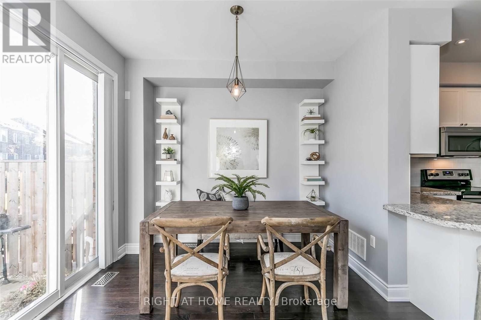 23 - 751 Wendy Culbert Crescent, Newmarket, Ontario  L3X 0E9 - Photo 6 - N12604736