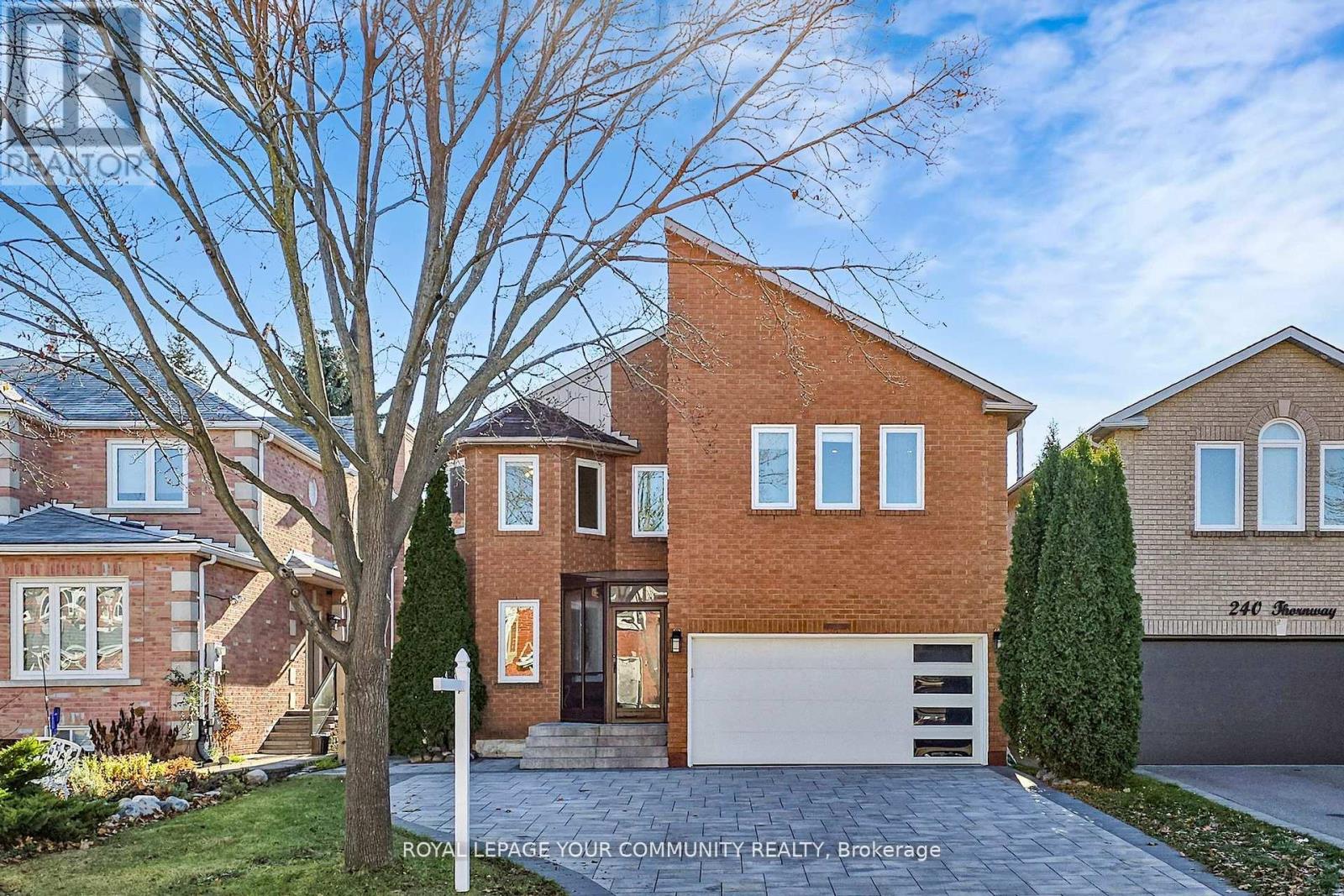 236 THORNWAY AVENUE, Vaughan, Ontario