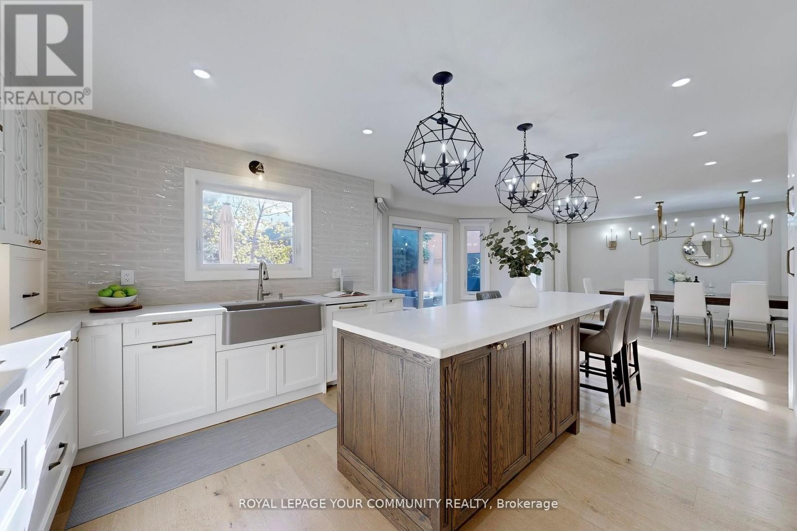 236 Thornway Avenue, Vaughan, Ontario  L4J 7X8 - Photo 10 - N12604754