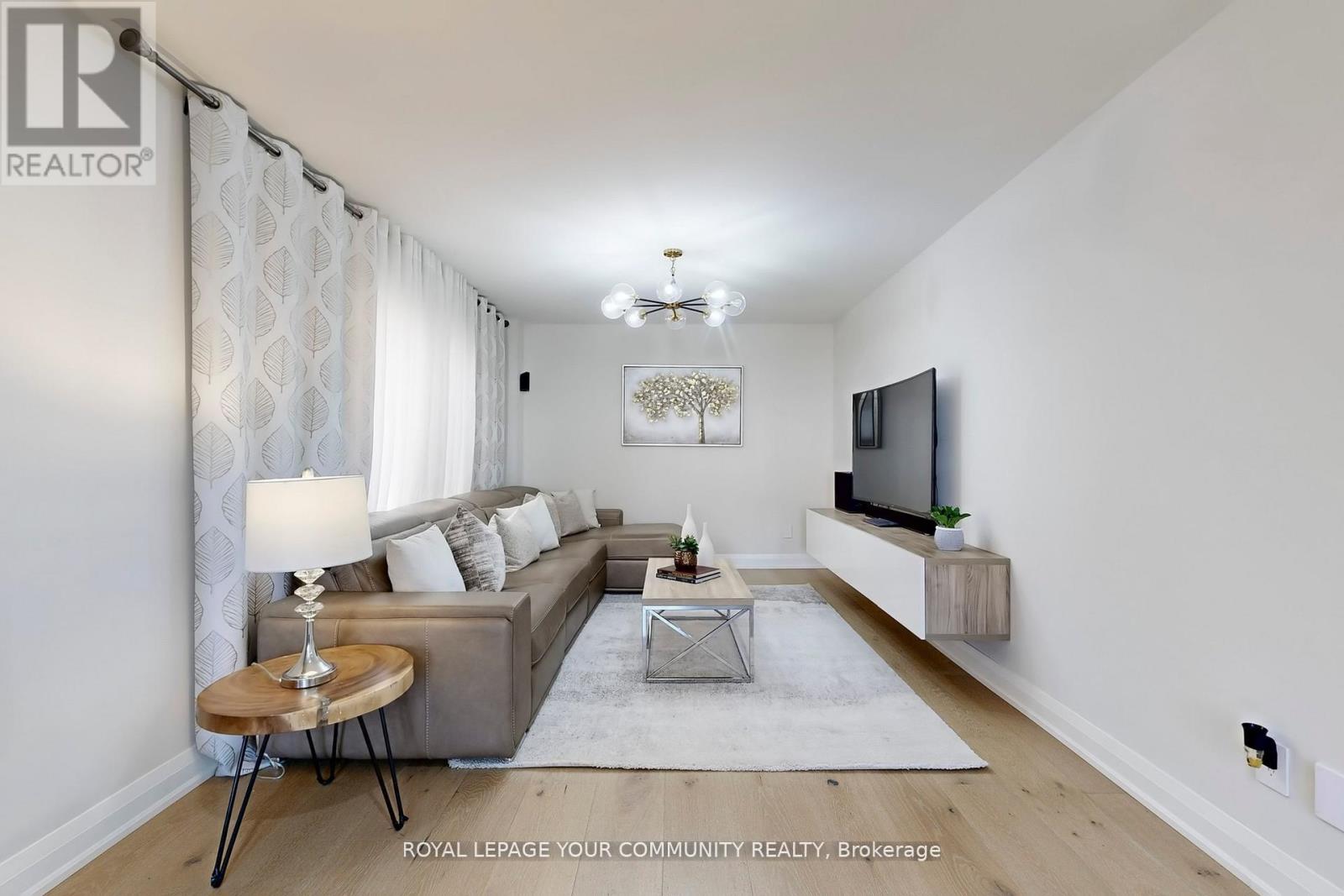 236 Thornway Avenue, Vaughan, Ontario  L4J 7X8 - Photo 4 - N12604754