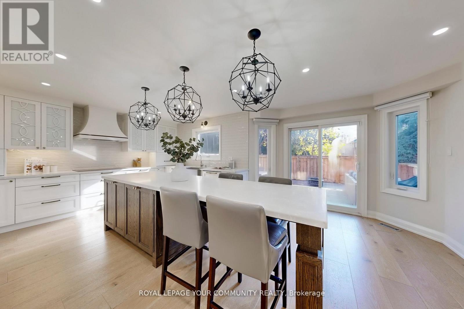 236 Thornway Avenue, Vaughan, Ontario  L4J 7X8 - Photo 9 - N12604754