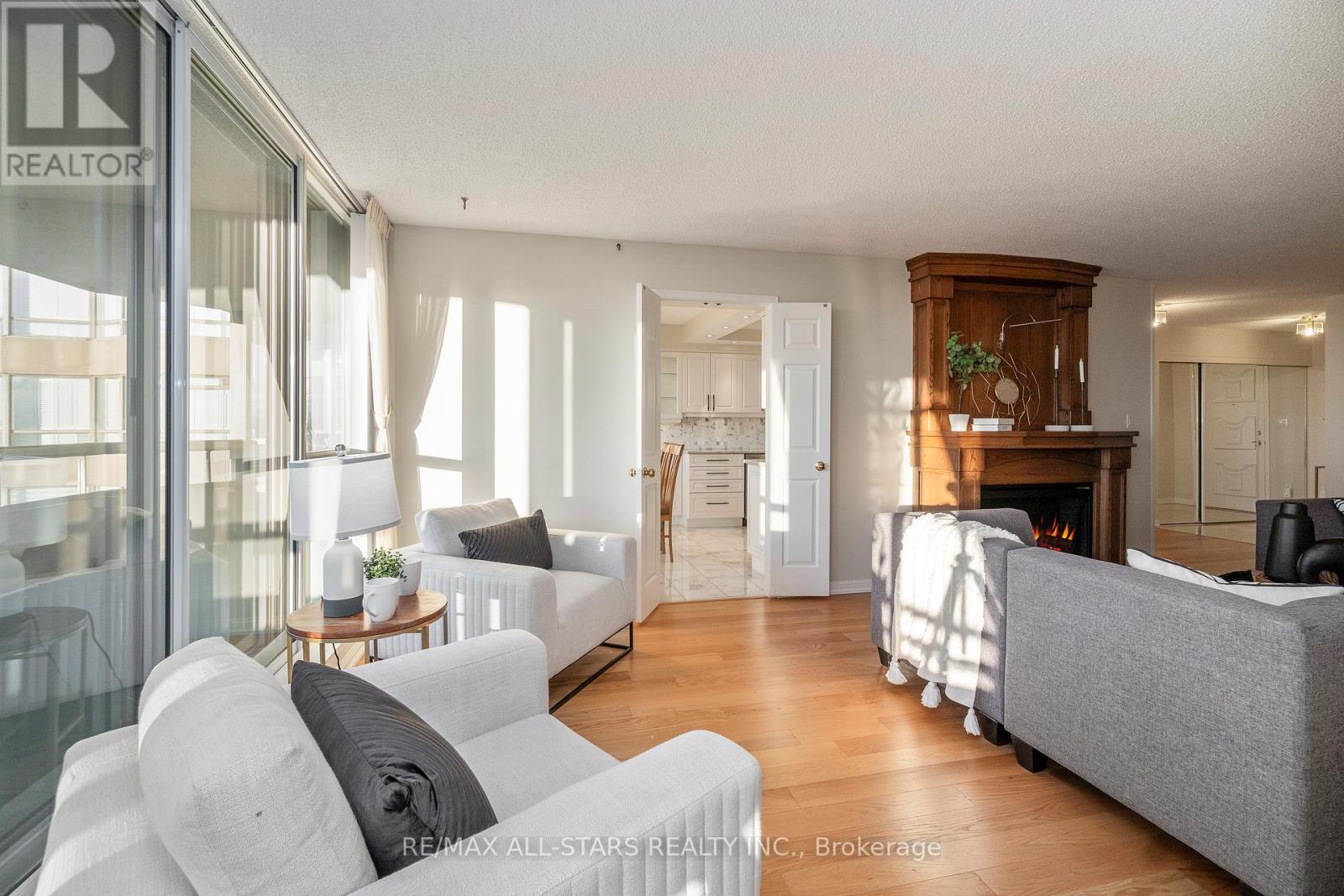 611 - 610 Bullock Drive, Markham, Ontario  L3R 0G1 - Photo 12 - N12604786