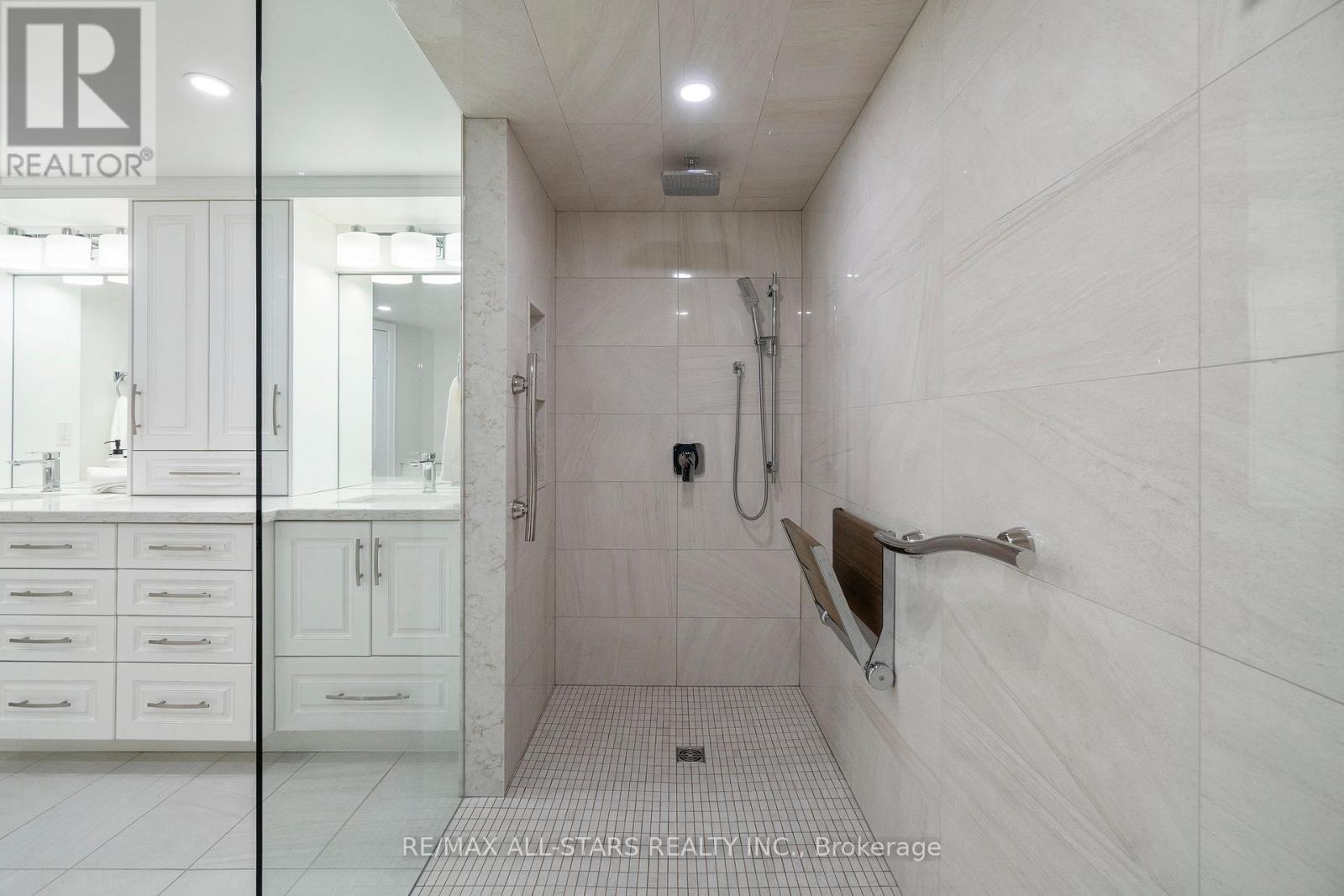 611 - 610 Bullock Drive, Markham, Ontario  L3R 0G1 - Photo 23 - N12604786