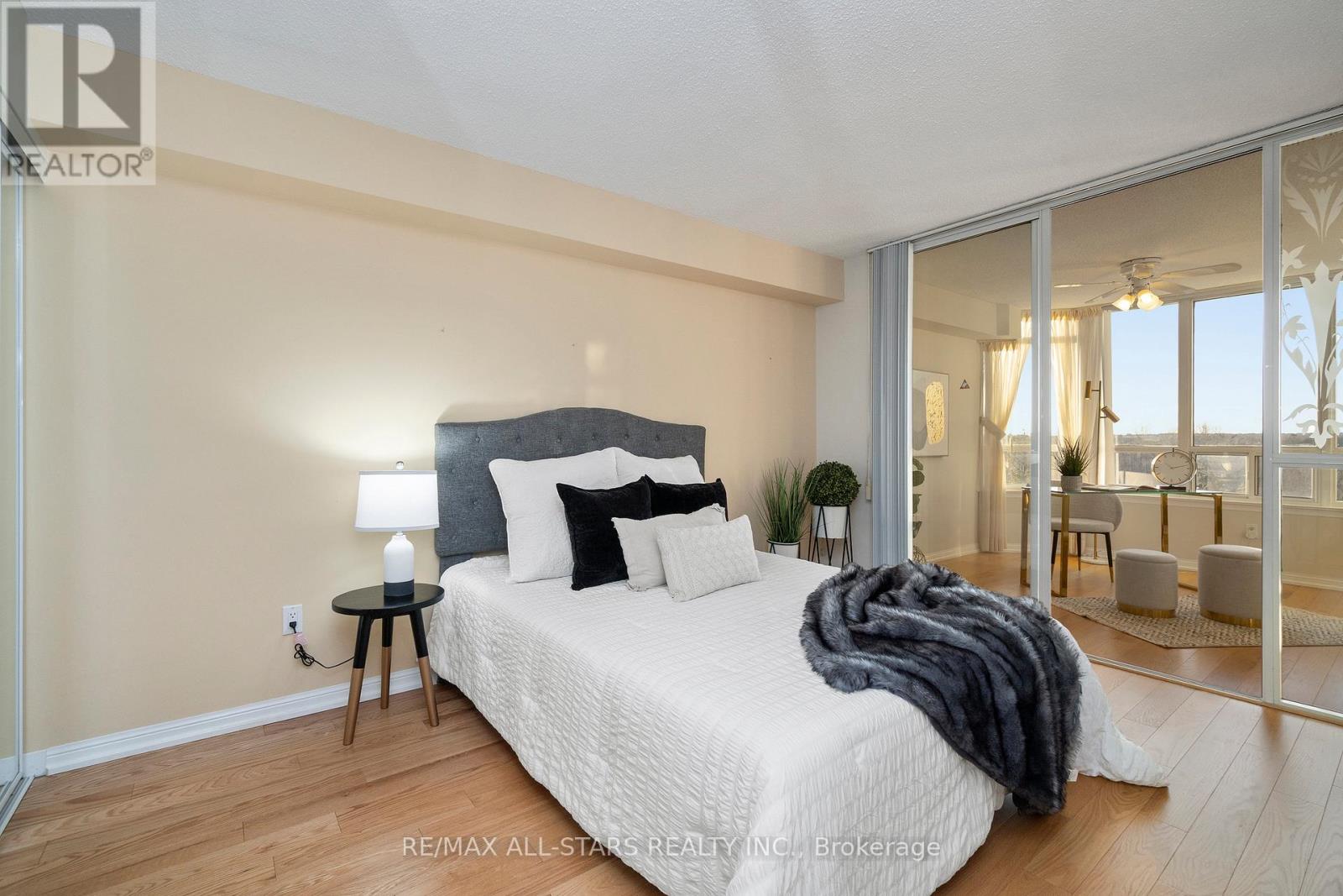 611 - 610 Bullock Drive, Markham, Ontario  L3R 0G1 - Photo 27 - N12604786