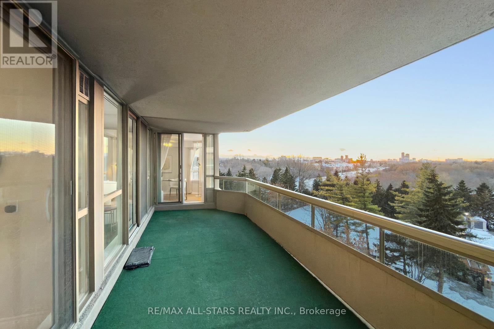 611 - 610 Bullock Drive, Markham, Ontario  L3R 0G1 - Photo 34 - N12604786