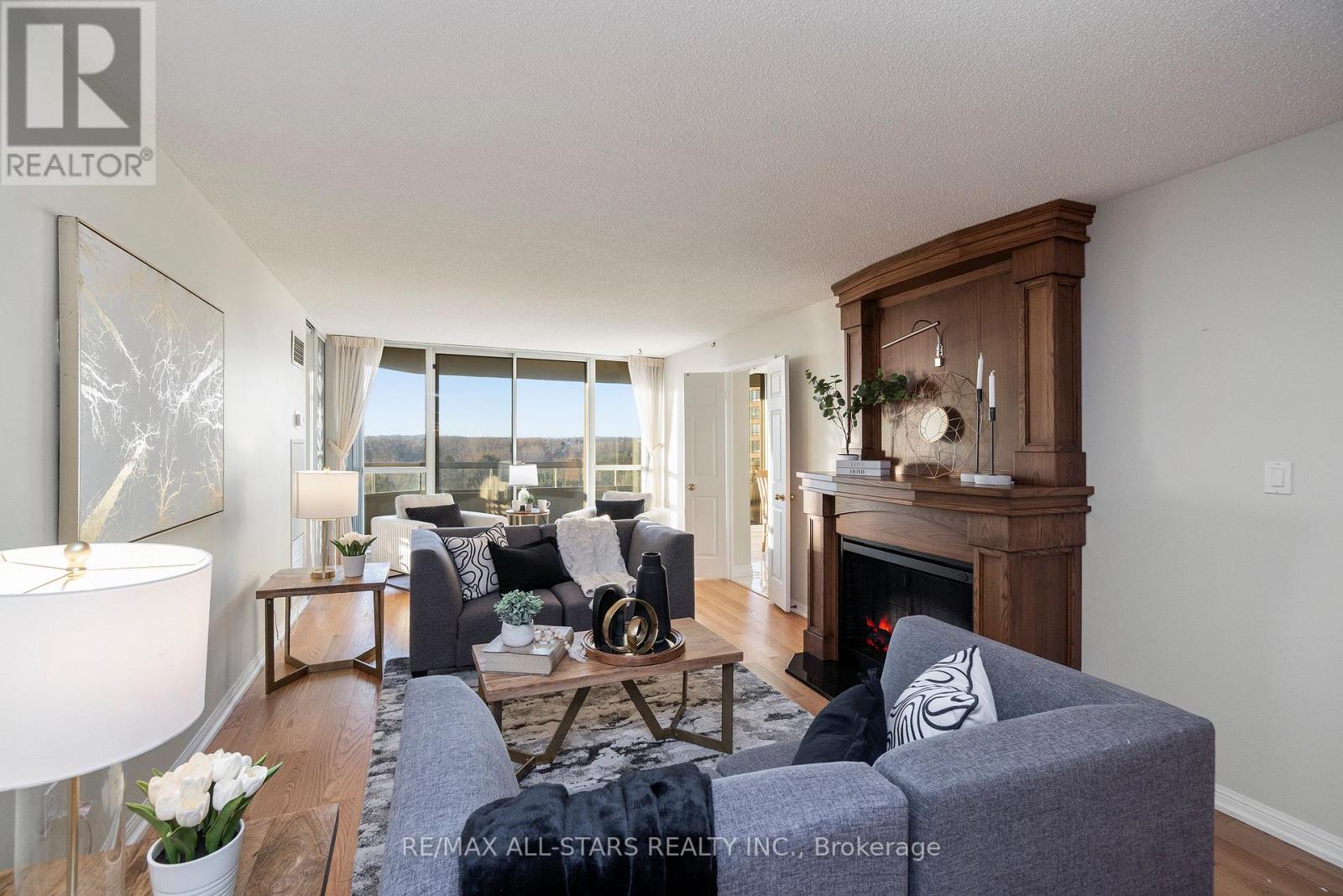 611 - 610 Bullock Drive, Markham, Ontario  L3R 0G1 - Photo 9 - N12604786