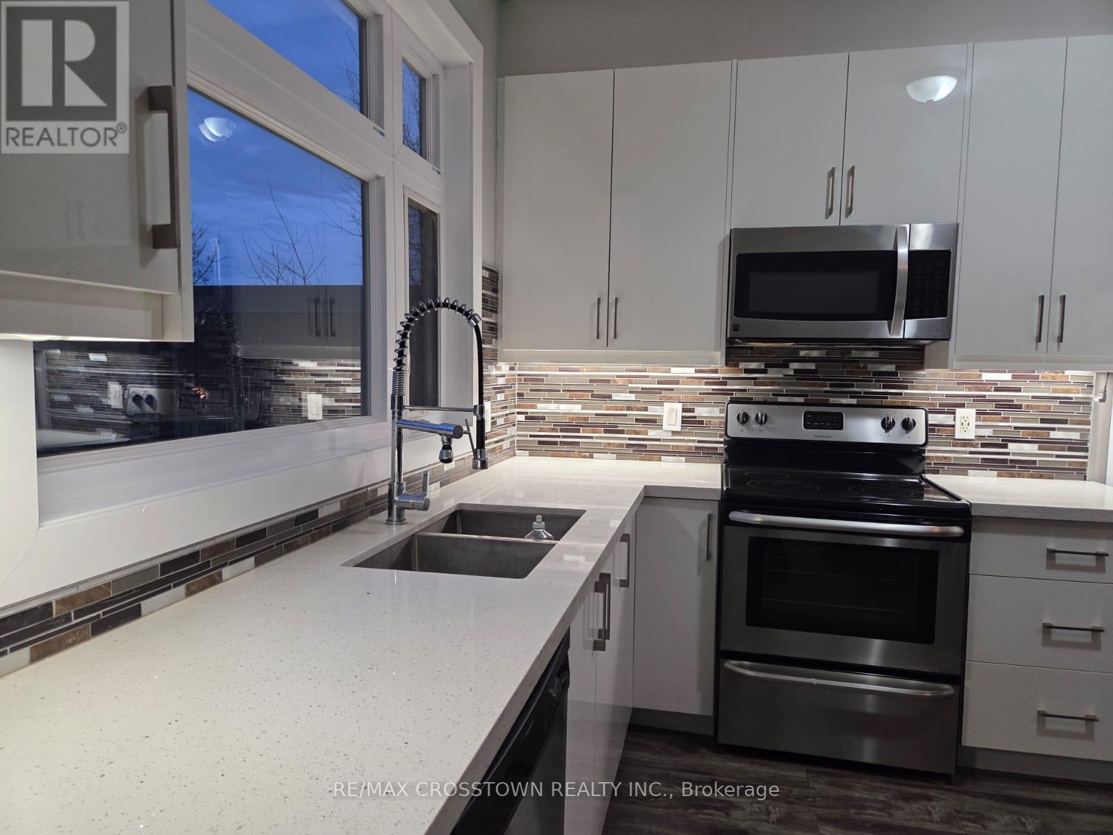 540 Essa Road, Barrie, Ontario  L9J 0H2 - Photo 10 - S12604818